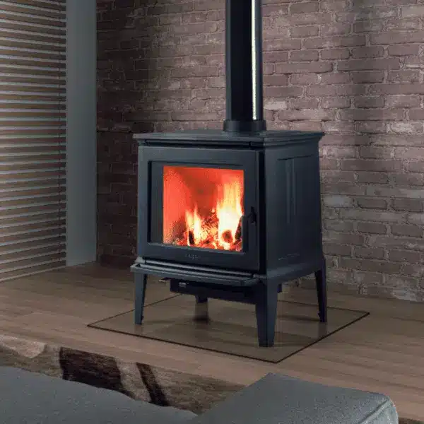 Hergom E30 Medium Stove installed Freestanding